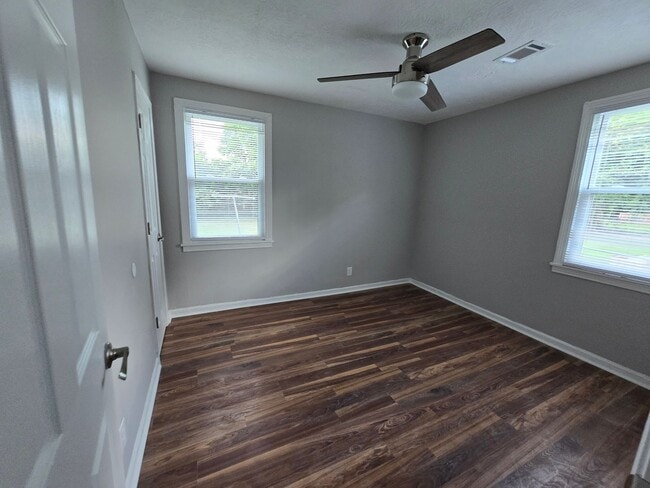 Photo - 855 Forsythe St