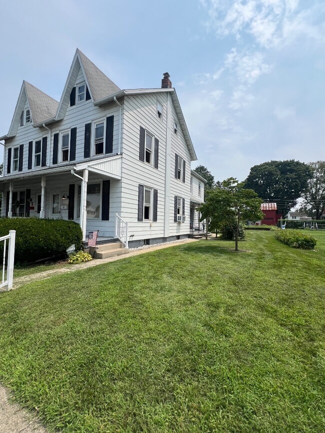 Building Photo - 822 Tuckerton Ave Rental