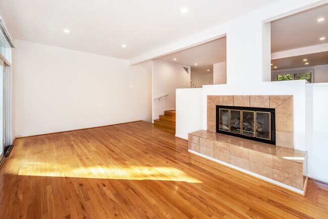 Photo - Spacious 3BD/2.5BA Mesa Townhome! (Walking...