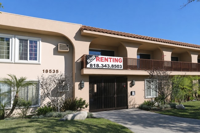 Building Photo - 18535 Saticoy St Unit 205