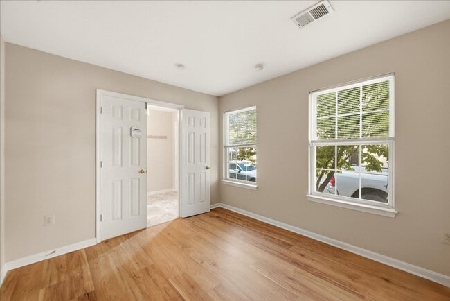 Photo - 46030 Bayswater Terrace
