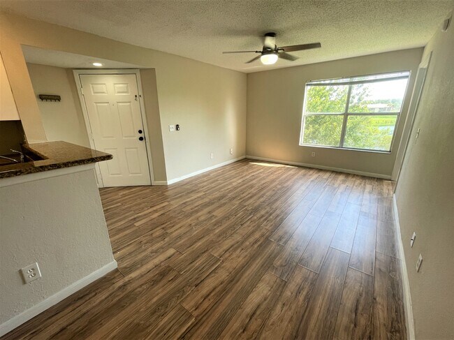 Photo - 5128 Conroy Rd