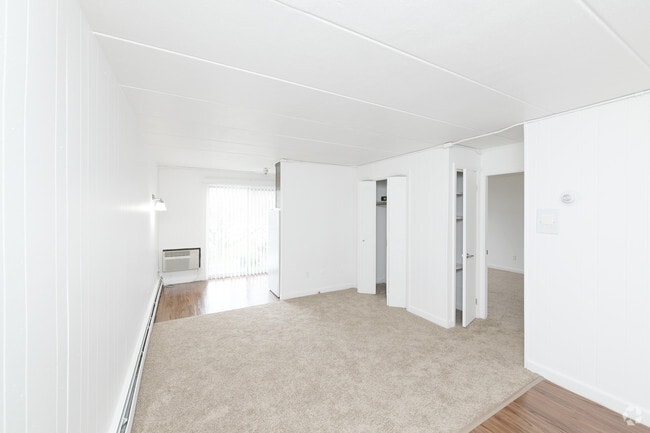 1 BR, 1 BA