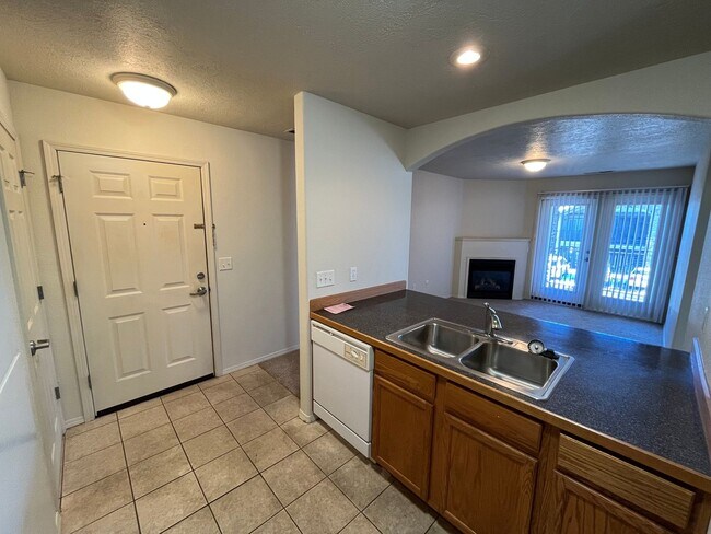 Photo - 2 Bed/1 Bath in 55+ Independent Living Com... Apartamento Unidad 285