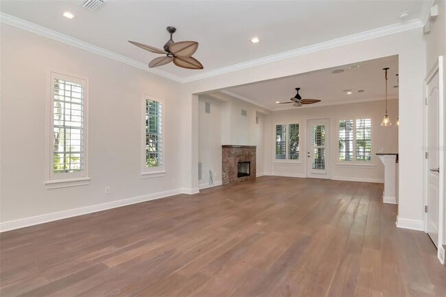 Photo - 947 Hemingway Cir