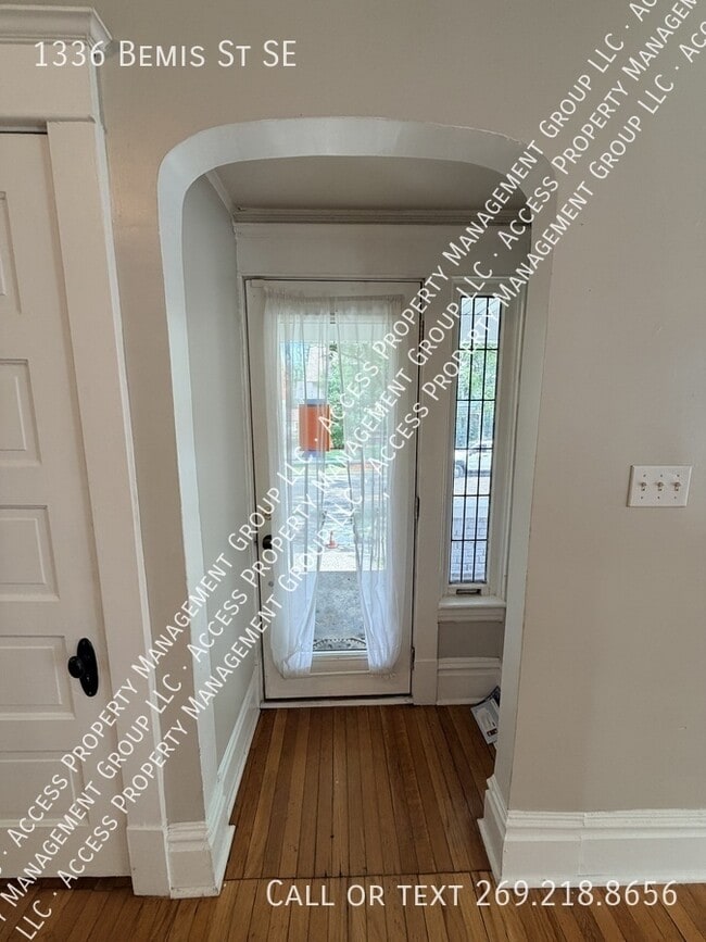 Photo - 1336 Bemis St SE