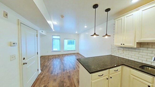 Photo - 6619 Ridge Avenue