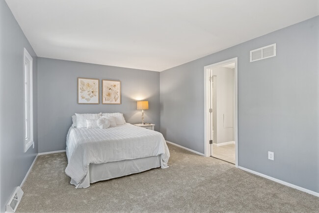 Photo - 238 Woodbridge Dr