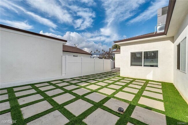 Photo - 3 br, 2 bath House - 7120 Quartz Ave