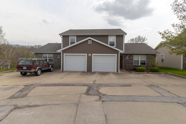 Building Photo - 3306 E St Charles Rd