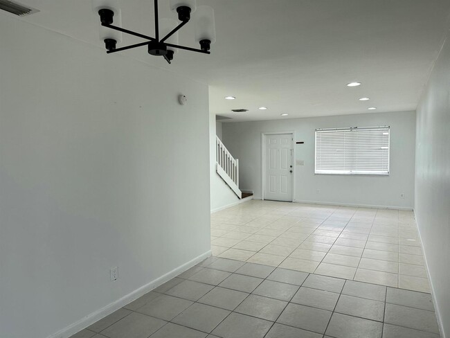 Photo - 2404 Seaside Dr