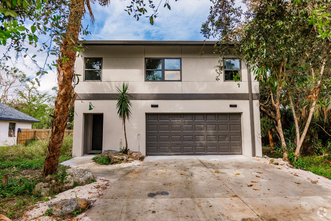 Building Photo - 21048 Peachland Blvd Rental