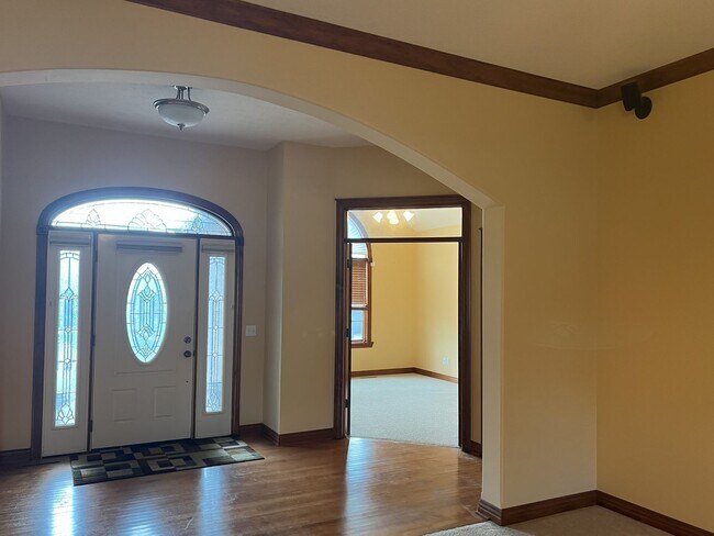 Photo - Spacious Family Home in Republic