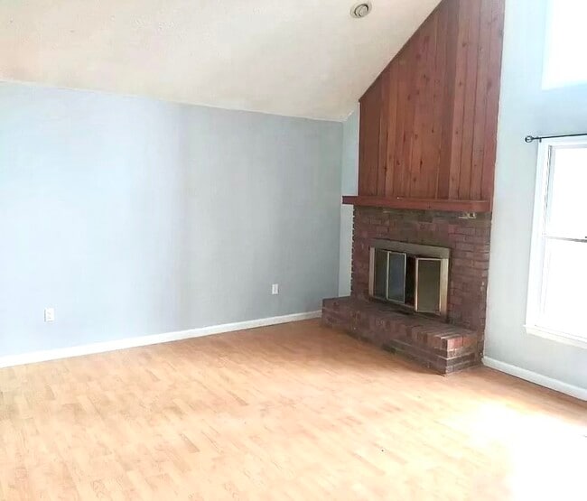 Photo - 105 Flannigans Pl