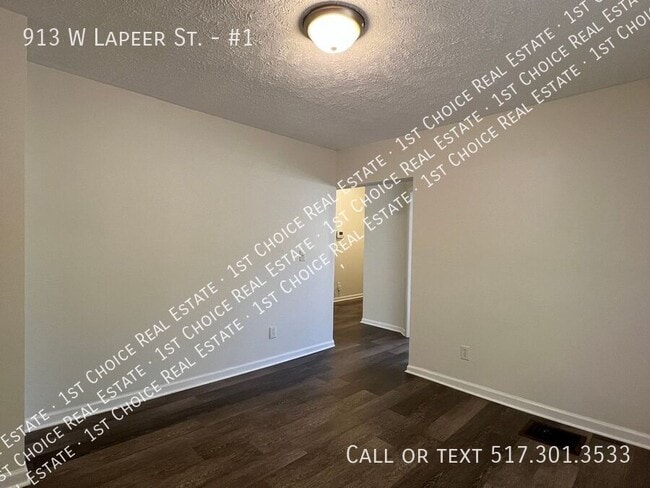 Photo - 913 W Lapeer St