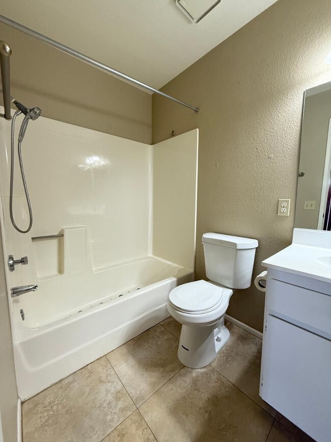 Photo - 312 W Yukon Dr Unit 2