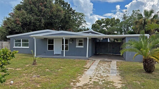 1311 Hillcrest Dr
