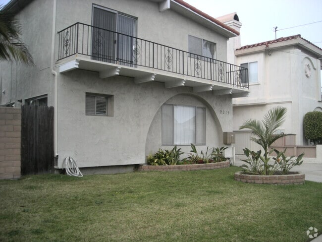 Building Photo - 2215 Clark Ln Unit A Rental