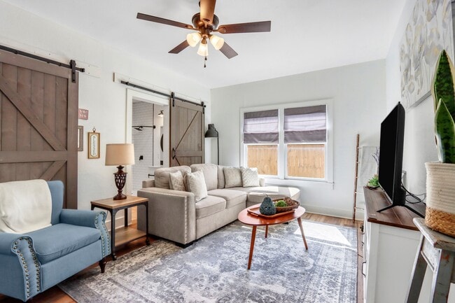 Photo - 569 Wright Ave