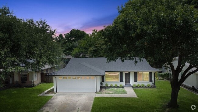Building Photo - 1616 Nantucket Dr Rental