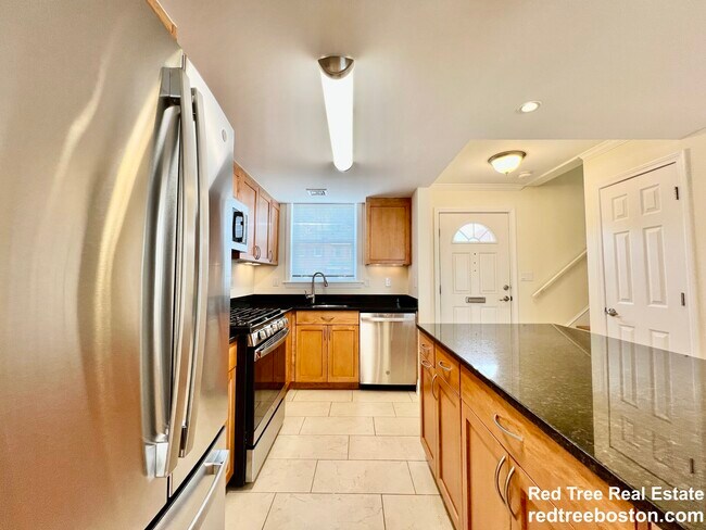 Photo - 180 Thornton Rd