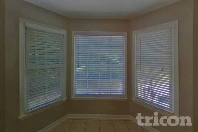 Photo - 649 Stratford Dr