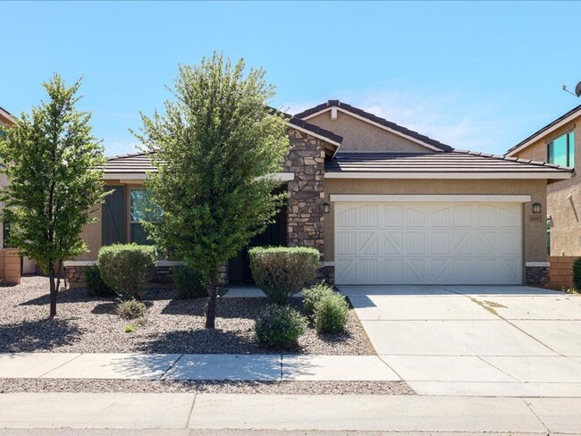 Building Photo - 4 Bedroom 2 Bathroom