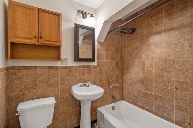 Photo - 319-25 N Salina St