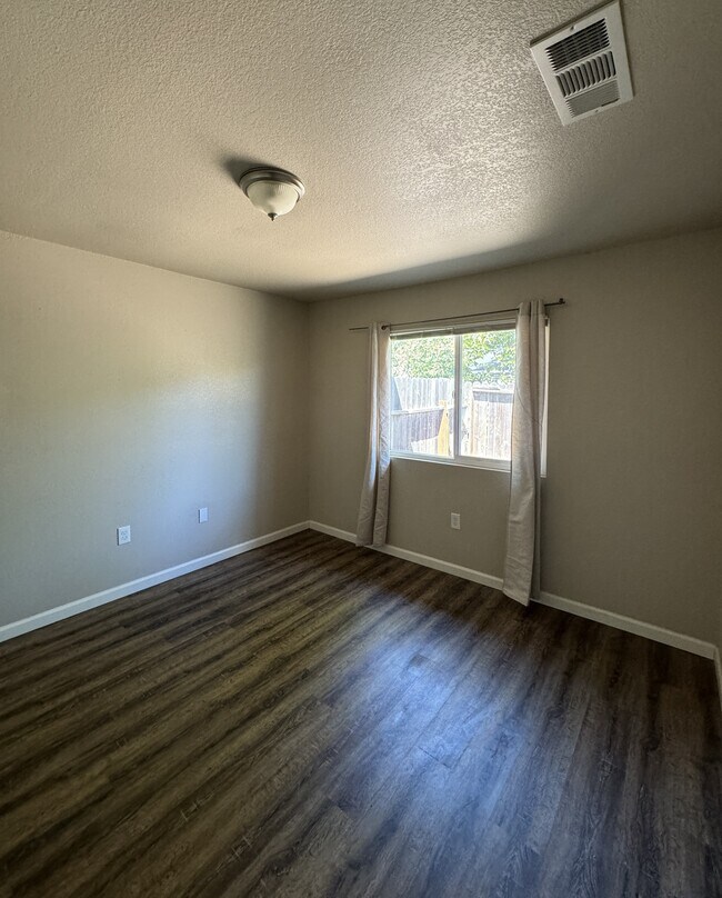 Photo - 582 Angelus St Unit C