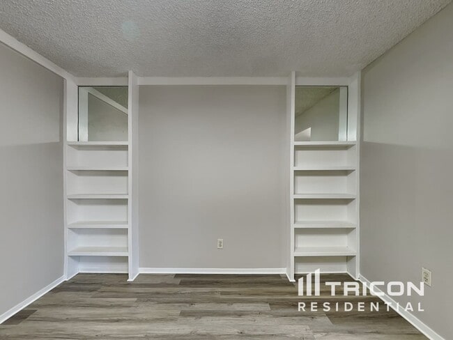 Photo - 2878 Goldy Way