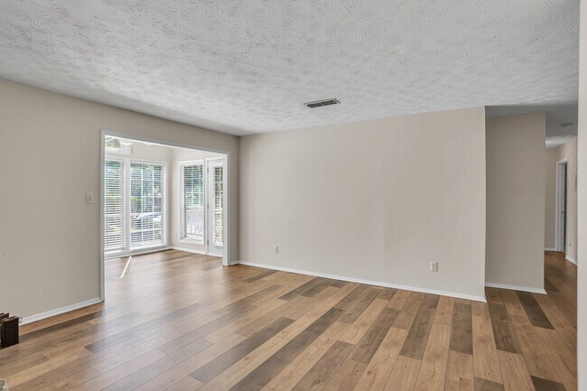 Photo - 1408 Country Park Dr