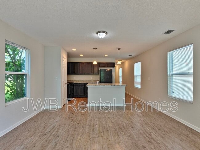 Photo - 8584 Hare Ave