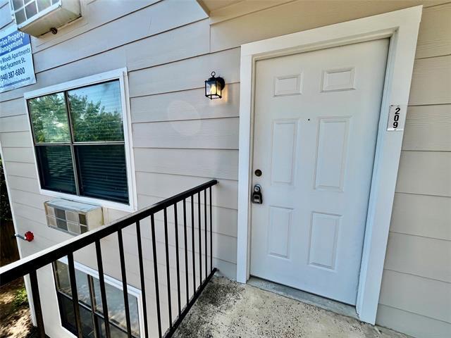 Photo - 701 W Sycamore St Unit 209