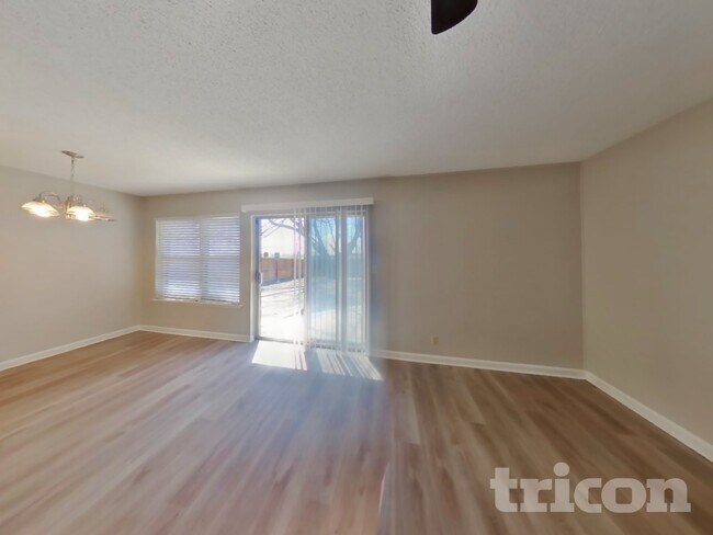 Photo - 7815 Melbury Forest