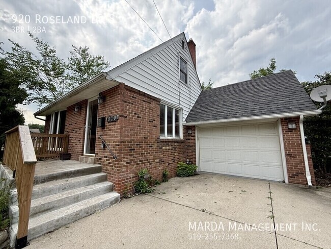 Photo - NEWLY RENOVATED 3 BED/2 BATH HOME ON ROSELAND GOLF COURSE + UTILITIES