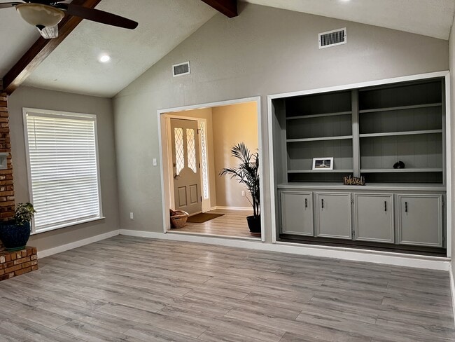 Photo - 1010 Holt St