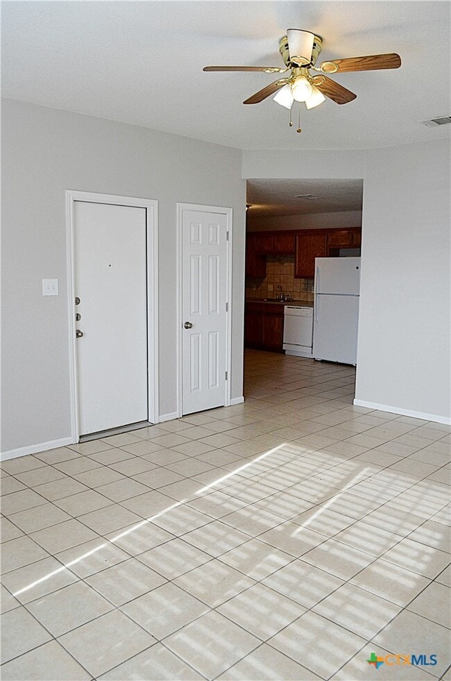 Photo - 305 Bermuda St