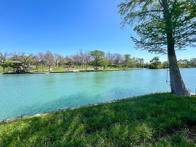 Photo - 2093 Kuehler Ave