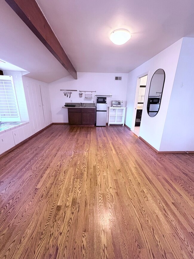 Building Photo - 5504 Calhoun Ave Rental
