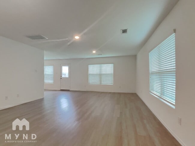 Photo - 5233 Elrington Vly Ln