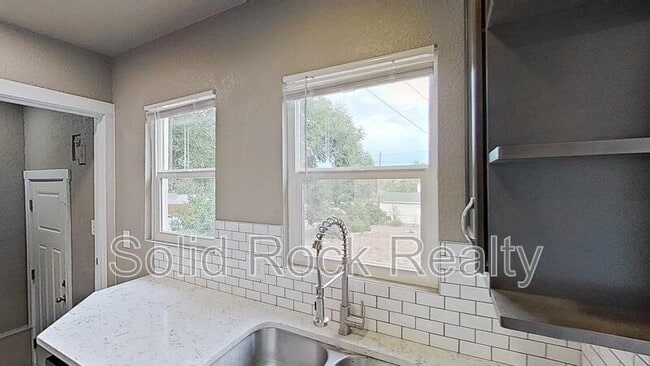 Photo - 745 N Walnut St