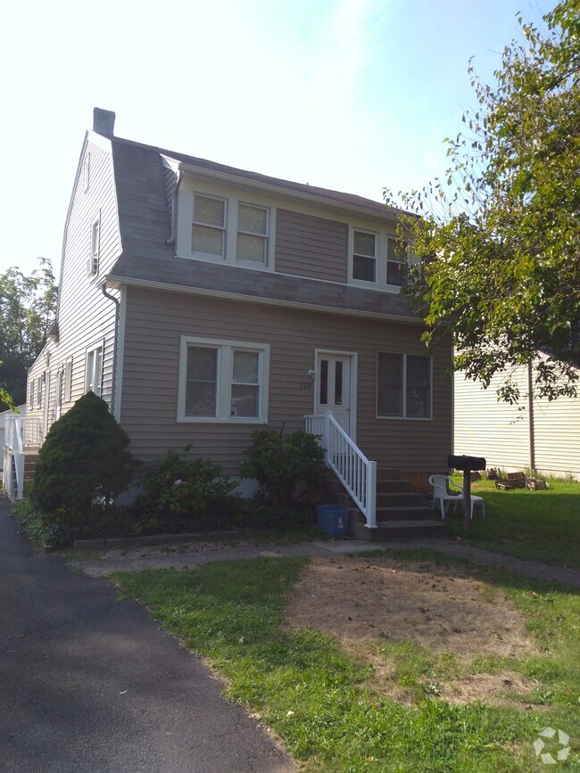 Building Photo - 123 Manor Rd Rental