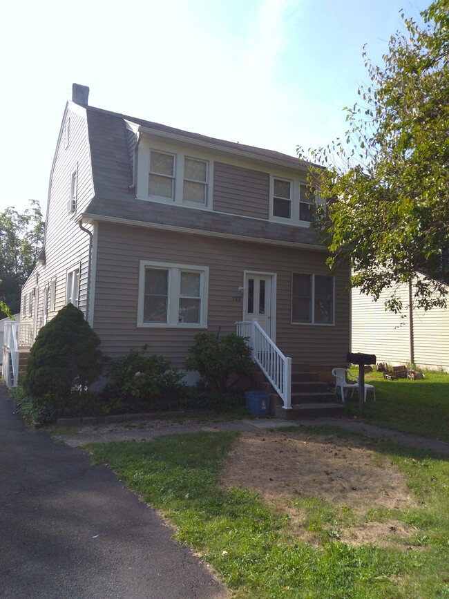 Photo - 123 Manor Rd House