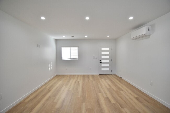 Photo - 11645 Moorpark St Unidad a