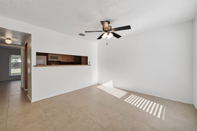 Photo - 8462 Leawood Blvd