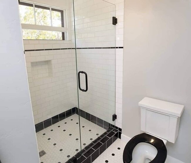 Photo - 291 S Glassell St