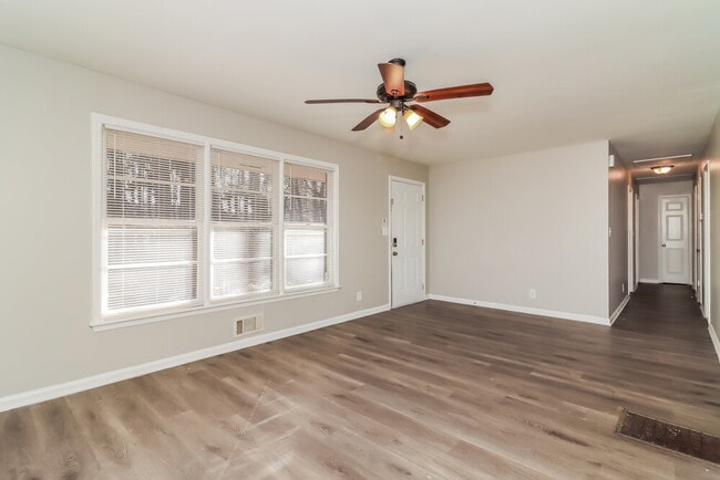 Photo - 3415 Lee Pl