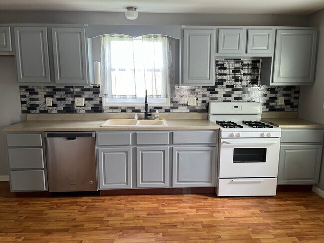 Photo - 3 bedroom 2 bath in Jerseyville