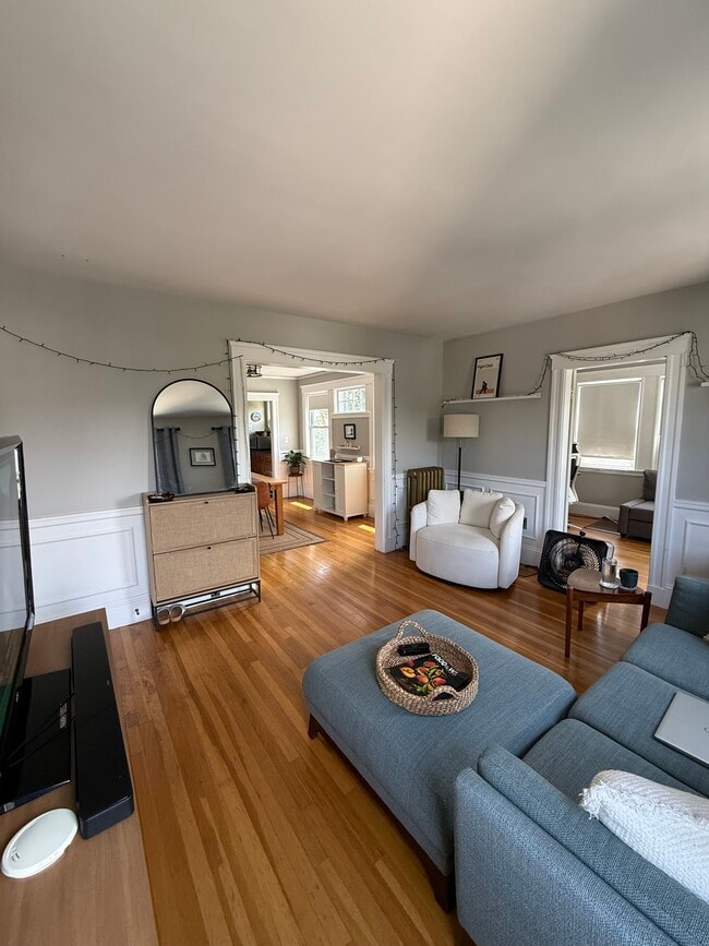 Building Photo - 56 Trapelo St Unit 2