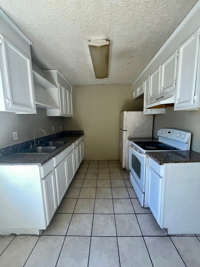 Photo - Azalea Park Unit D